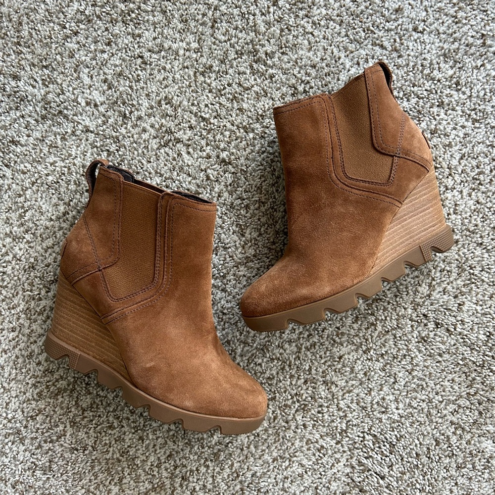 Sorel Joan Of Arctic Wedge Booties - LIKE NEW